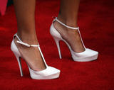th_61210_babayaga_Rihanna_MTV_VMAs_09-07-2008_147_123_101lo.jpg