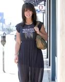 th_72127_celebrity_paradise.com_TheElder_JenniferLoveHewitt2011_08_15_shoppingatMadisononMelroseinWestHollywood27_122_127lo.jpg