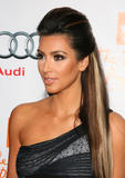 Kim Kardashian (Ким Кардашьян) - Страница 6 Th_91499_kim_kardashian_1_tikipeter_celebritycity_017_123_39lo