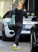 http://img210.imagevenue.com/loc414/th_192945433_Hilary_Duff_out_and_about_in_Beverly_Hills8_122_414lo.jpg