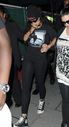 th_823453795_RihannaleavingJalouseNightclubinMayfairLondon9.7.2012_02_122_48lo.jpg