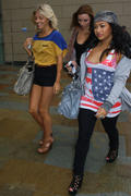 th_287929770_celebrity_paradise.com_TheElder_TheSaturdays2011_08_01_LeavingLowryHotelinManchester42_123_80lo.jpg