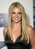 http://img210.imagevenue.com/loc91/th_59526_britney-generation00_122_91lo.jpg