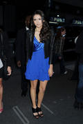 http://img210.imagevenue.com/loc119/th_20384_Nina_Dobrev_Out_And_About_In_NYC8_122_119lo.jpg