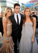 http://img210.imagevenue.com/loc129/th_37096_AshleyGreene13_122_129lo.jpg