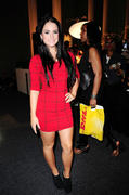 http://img210.imagevenue.com/loc416/th_93164_JoJo_AroundLincolnCenterduringMBFW_110910_003_122_416lo.jpg