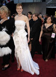 http://img210.imagevenue.com/loc478/th_62565_celebrity_paradise.com_TheElder_NicoleKidman30_122_478lo.jpg