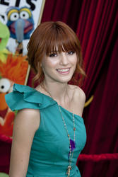 http://img210.imagevenue.com/loc545/th_595709336_Bella_Thorne_The_Muppets_Premiere_Hollywood_122_545lo.jpg